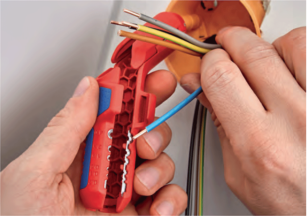 Knipex - Ergo Strip - Ouvre-câble - pour droitiers - n°7 - Ergo Strip - EAN 4003773079927 - Bugnard.ch